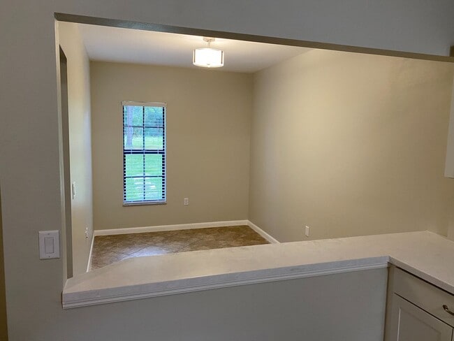 Building Photo - 242 Snyder Dr