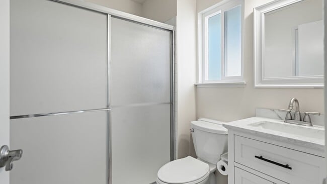 Building Photo - Woodcreek Cutie! 2bedroom 2bathroom