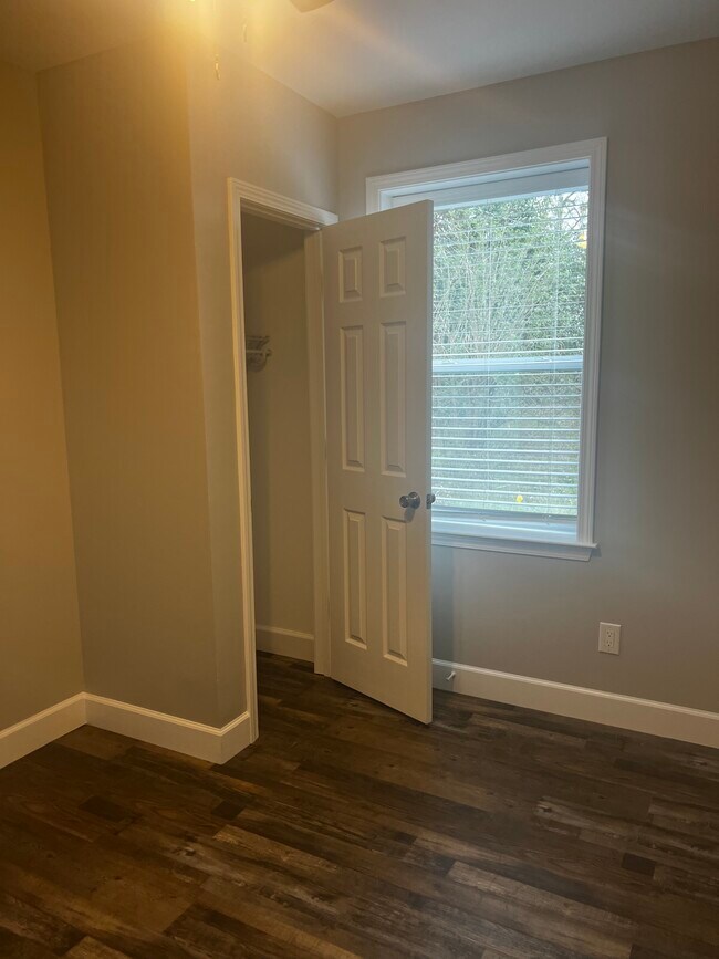 Bedroom 3 Closet - 4092 A Ave