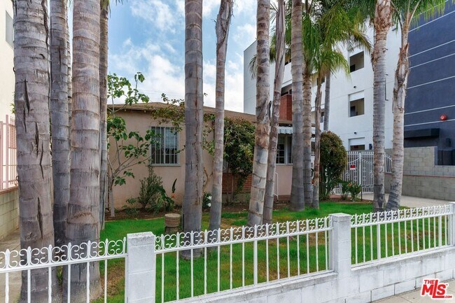 Building Photo - 4360 McLaughlin Ave