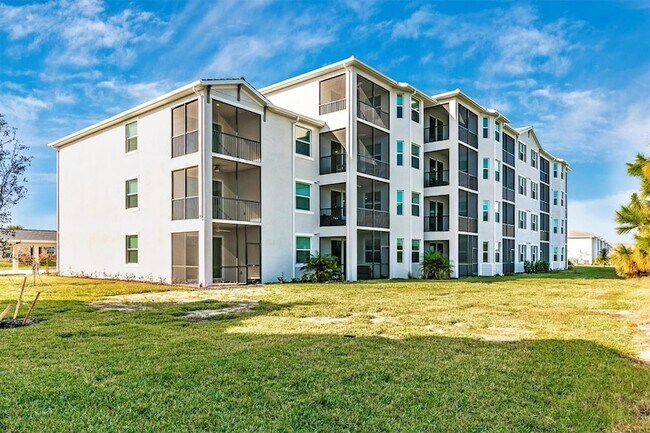Building Photo - 12320 Wellen Golf St