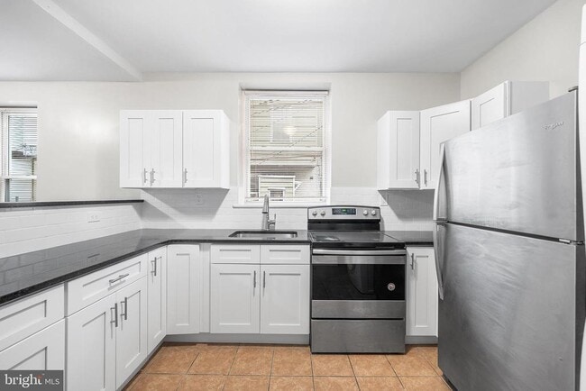 Building Photo - 1240 S 56th St