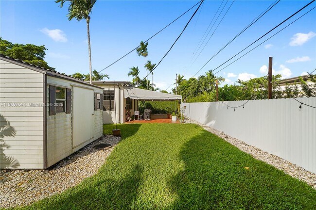 Building Photo - 6331 SW 18th St