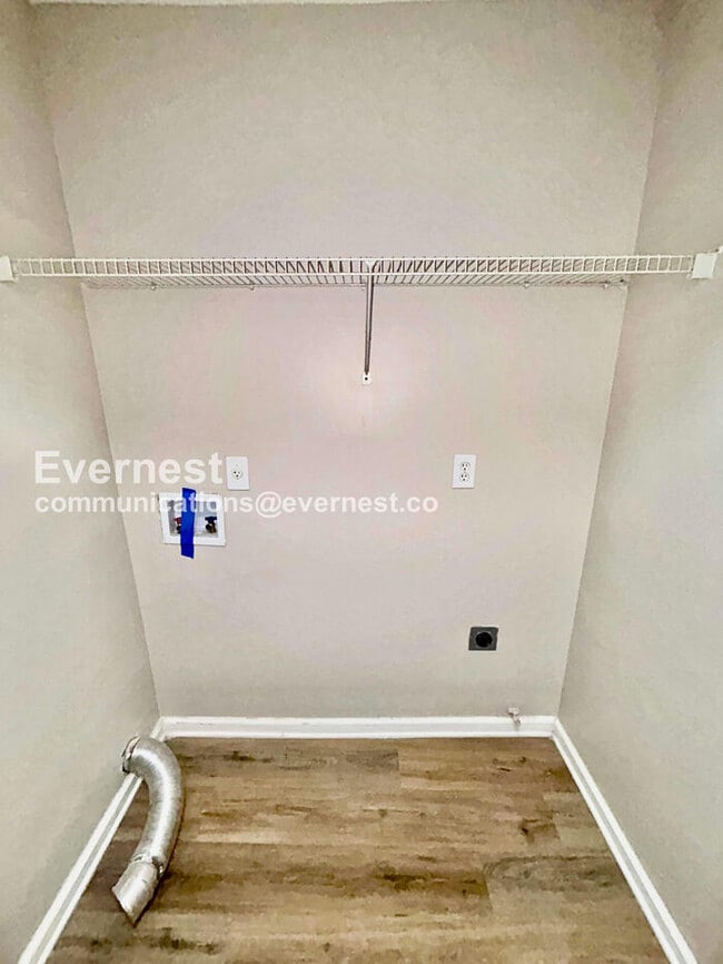 Building Photo - 2250 Winthrope Way Dr