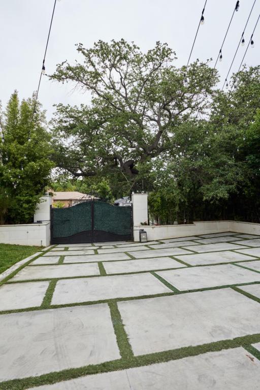 Building Photo - 11571 W Sunset Blvd