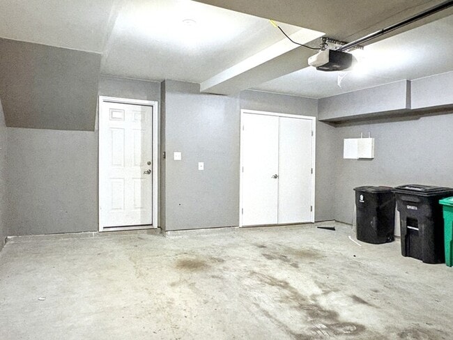 Building Photo - 116 Albany Pl