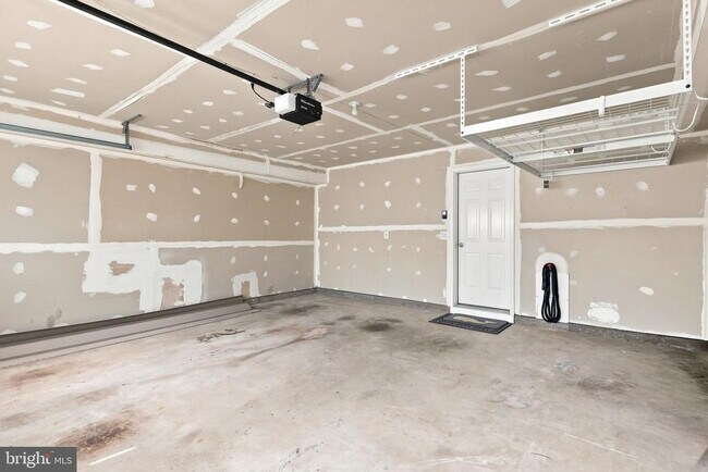 Building Photo - 25678 Pleasant Valley Rd