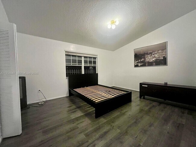 Building Photo - 505 NW 109th Ave