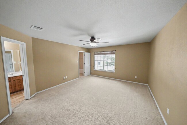 Building Photo - Spacious Cibolo Home Near Steele High School - Realtor Commission: $500