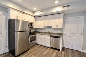 Building Photo - 9 Dehon St