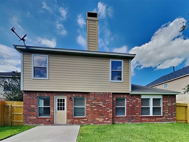 Building Photo - 26949 Carriage Manor Ln