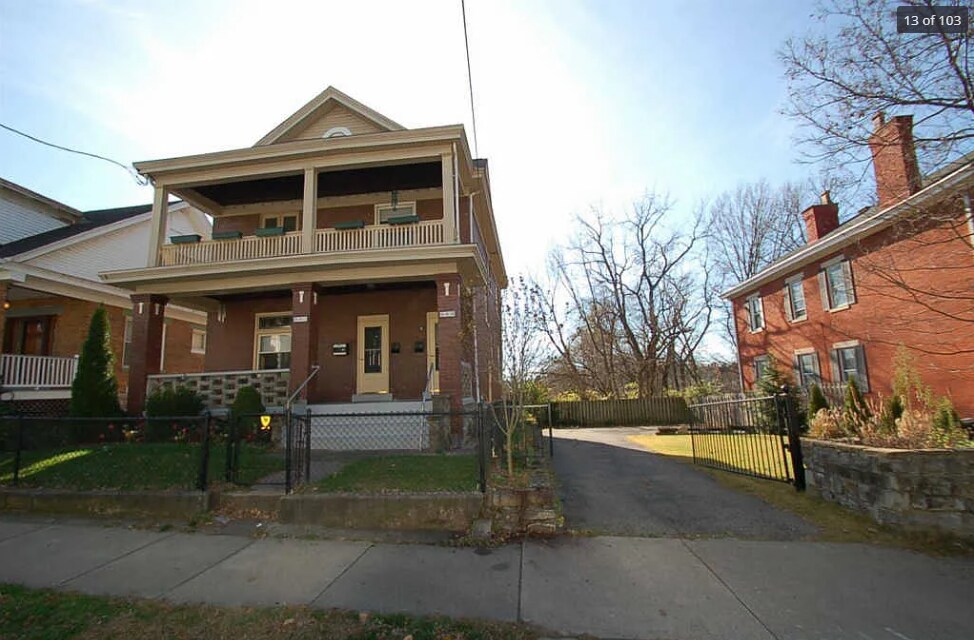 Building Photo - 983 Windsor St