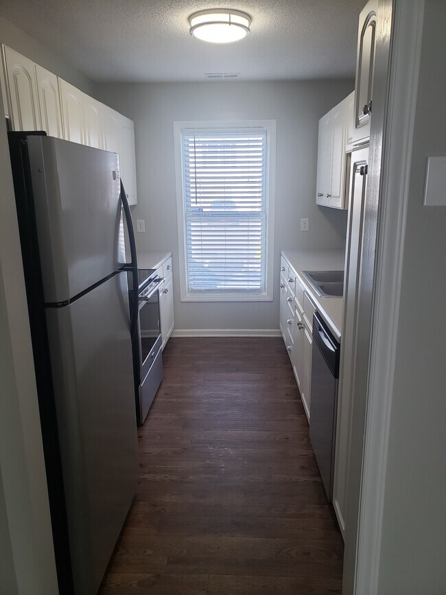 2BR,1.5BA- The Winston - Western Villa Townhomes