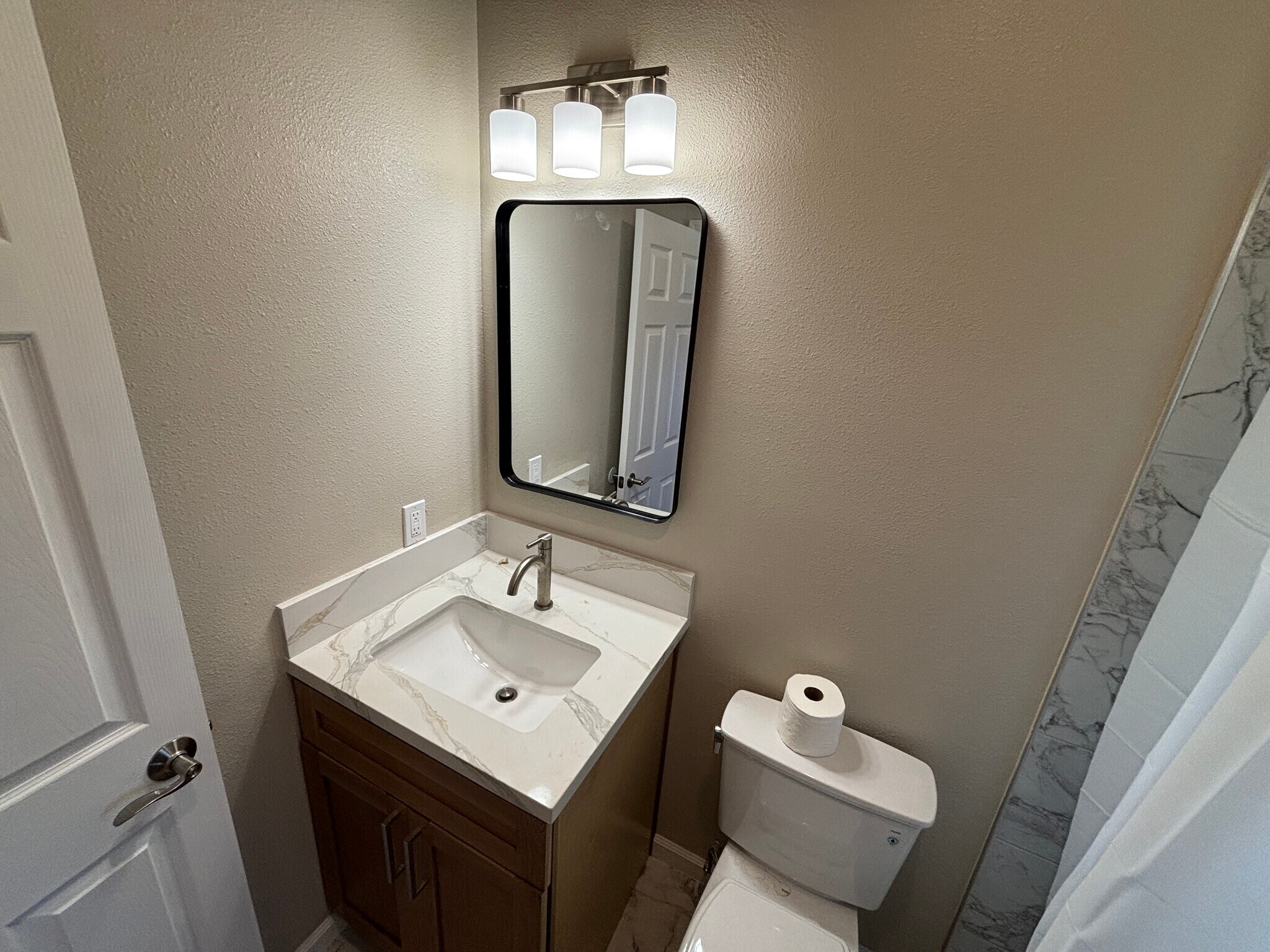 Building Photo - 4112 Pepper Dr