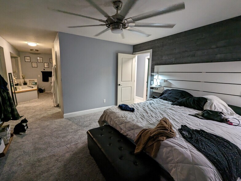 Building Photo - 24028 25th Ave S