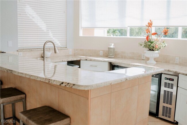 Building Photo - 6481 Aragon Way