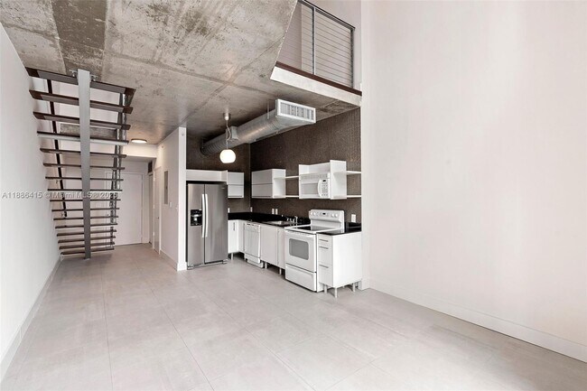 Building Photo - 690 SW 1st Ct