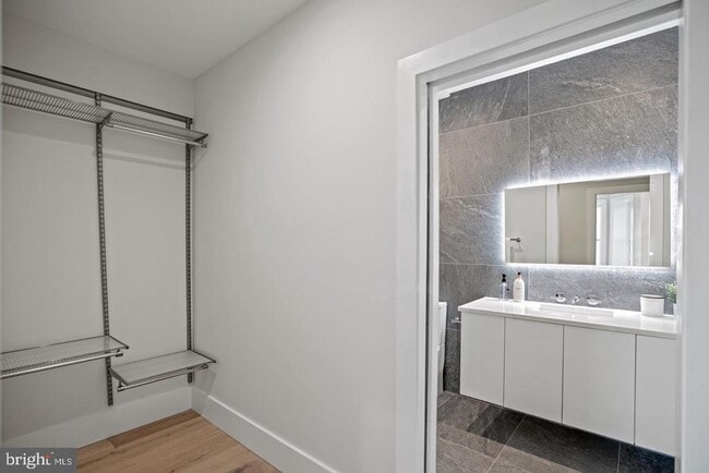 Building Photo - 1128 6th St NW