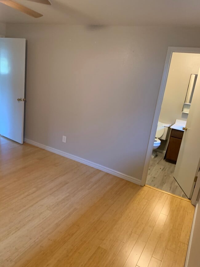 Building Photo - 1230 S Arlington Ave