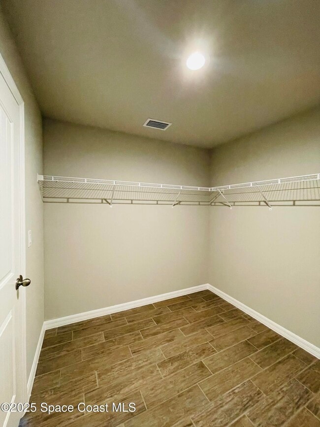 Building Photo - 1101 San Filippo Dr SE