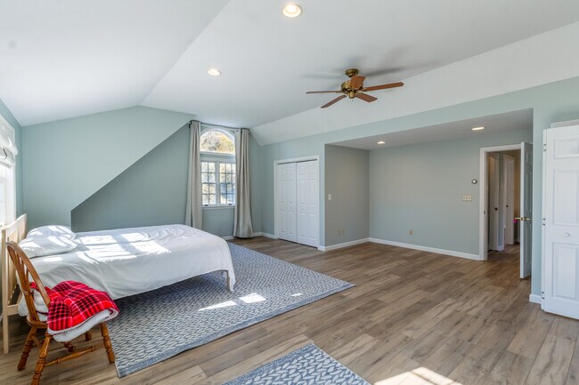 Building Photo - 613 MA-6A