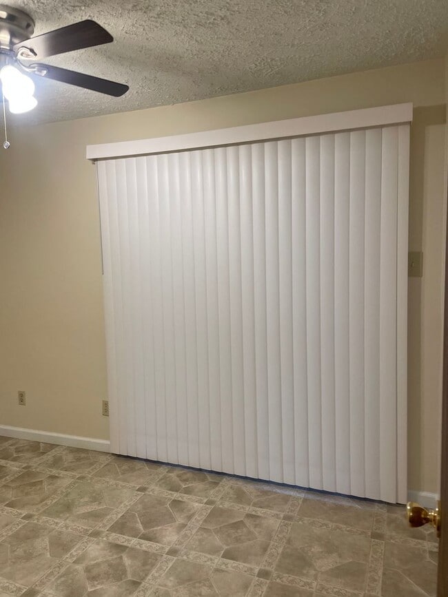 Building Photo - 8986 King Graves Rd NE