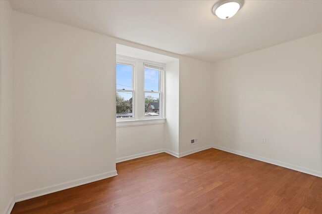 Building Photo - Coming Soon Spacious Four Bedroom Beauty L...