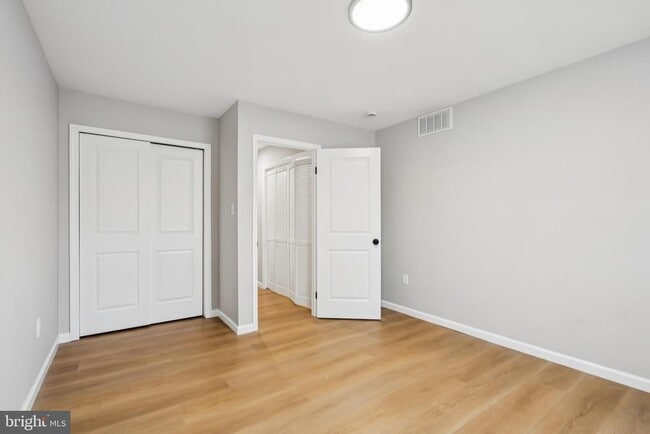 Building Photo - 31 Acorn Ct