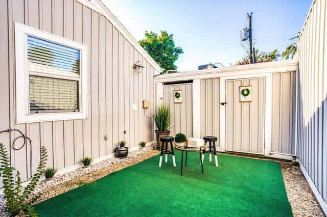 Building Photo - 6014 E Mockingbird Ln