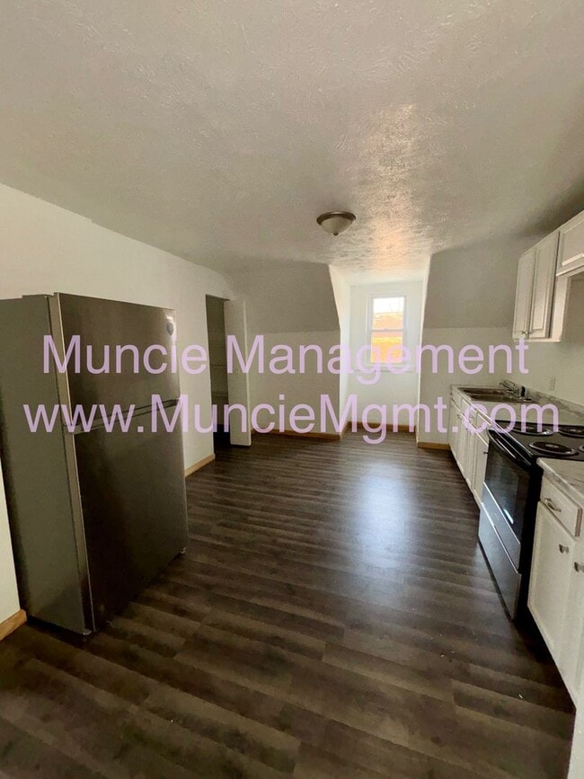 Building Photo - 500 N Alameda Ave