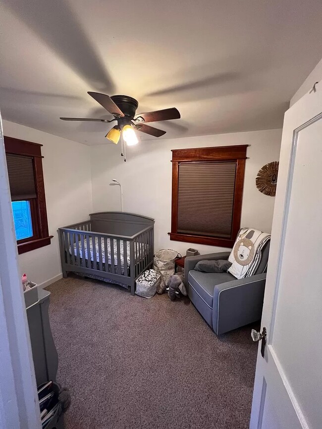 Building Photo - 821 S Ivy St