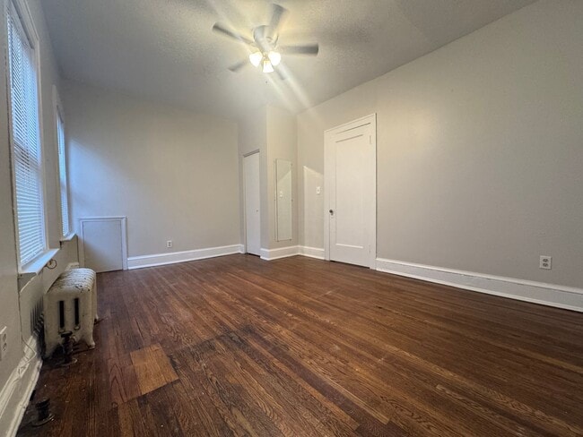 Building Photo - 2773 Hampshire-Unit 9