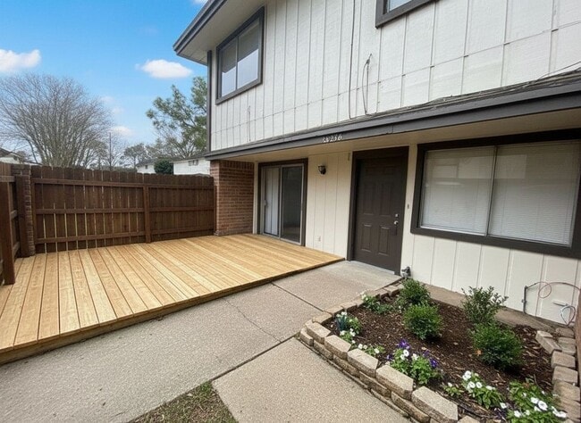 Building Photo - 12023 Greenwood-Forest Dr