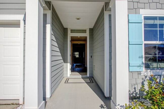 Building Photo - MOVE-IN READY 3/2 IN ENTRADA!