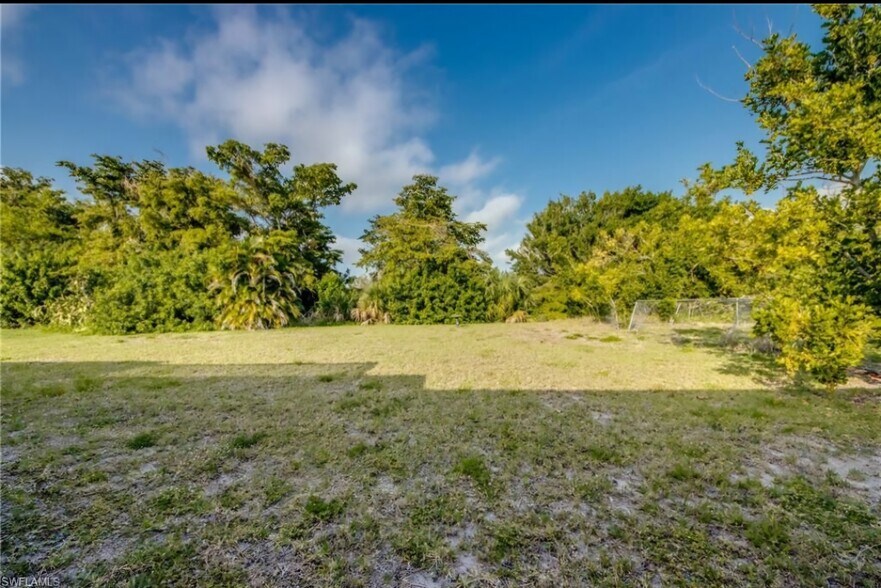 Building Photo - 4108 SE 8th Ave