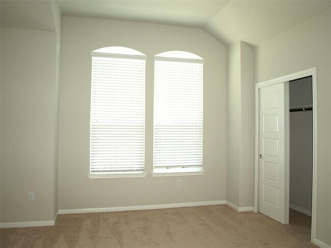 Building Photo - 213 Parable Cove
