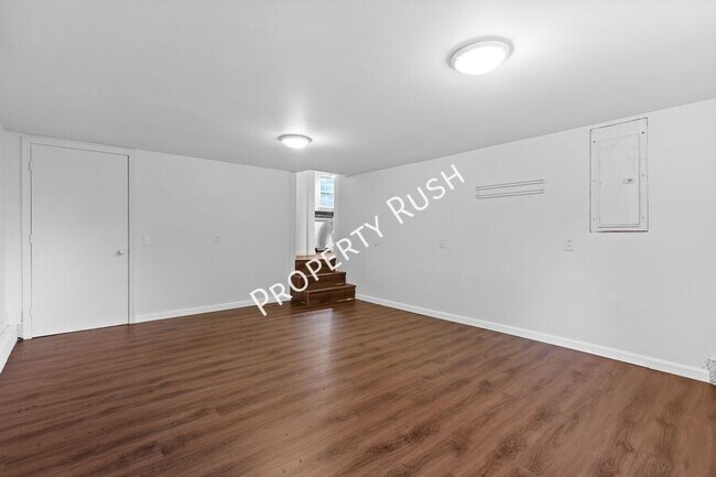 Building Photo - 3404 Frawley St