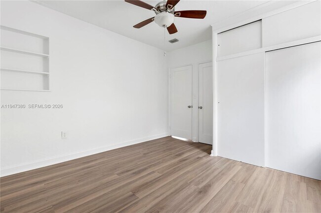 Building Photo - 2350 SW 26th St