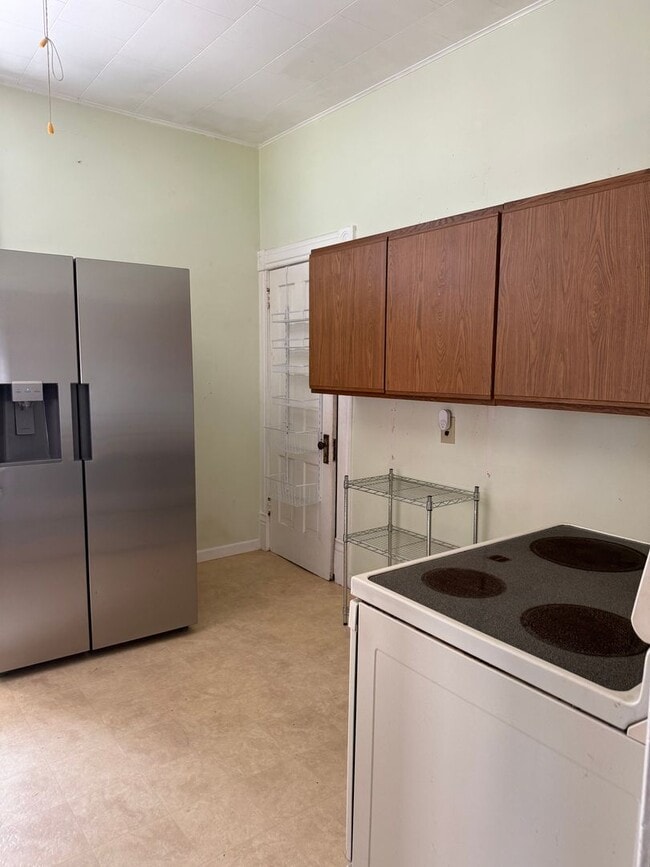 Building Photo - Big Character. Bigger Home in this 4 Bedroom-1 Bathroom charmer