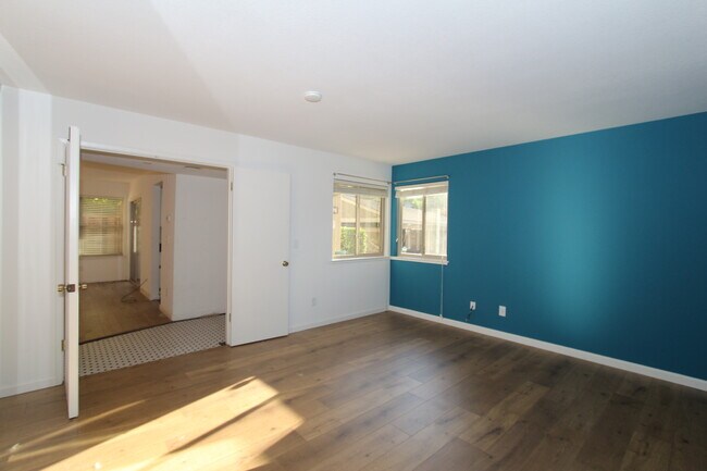 Building Photo - 5176 Makati Cir