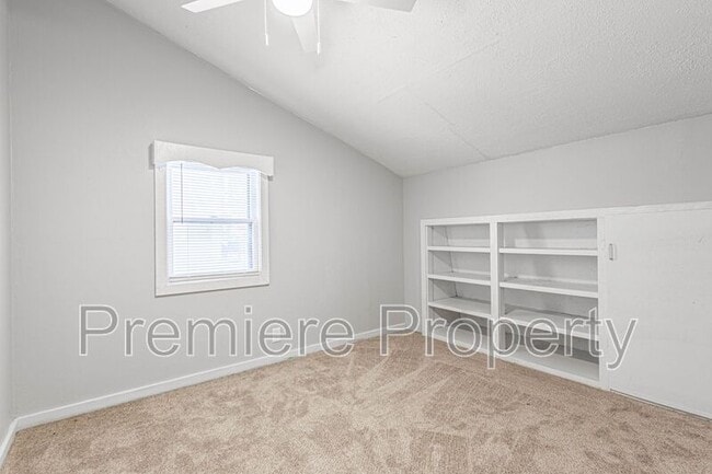 Building Photo - 11825 Roberts St