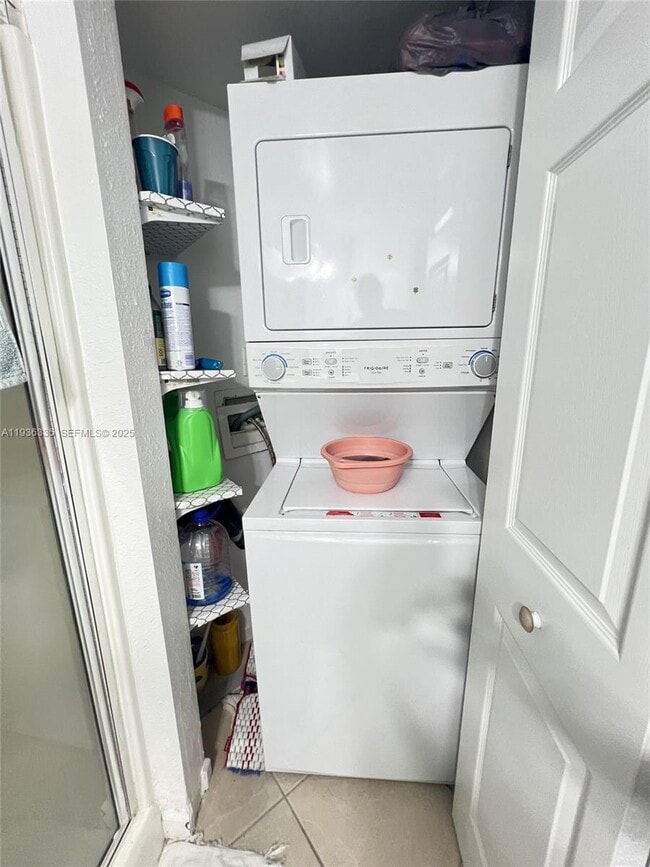 Building Photo - 8116 Severn Dr