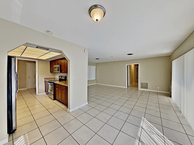 Building Photo - 2242 NE 62nd St