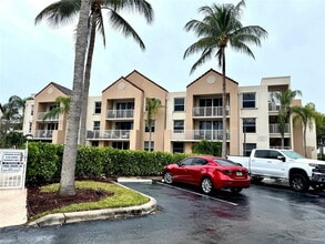 Building Photo - 2711 S Ocean Dr