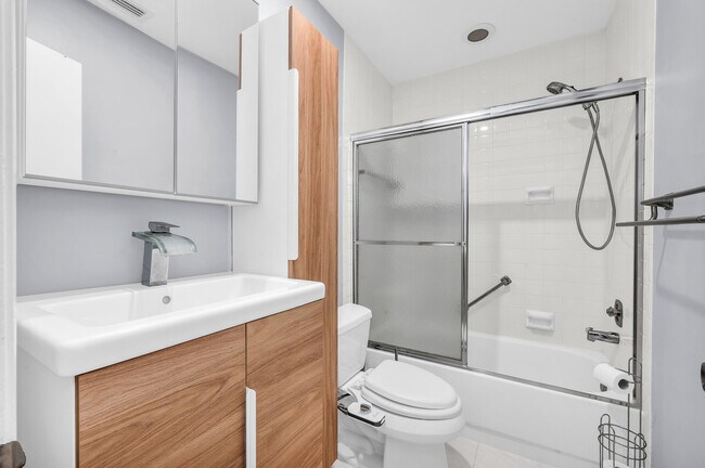 Building Photo - 13462 Sabal Palm Ct