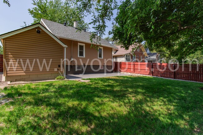 Building Photo - Completely Remodeled! 3 Bedroom / 3 Bathro...