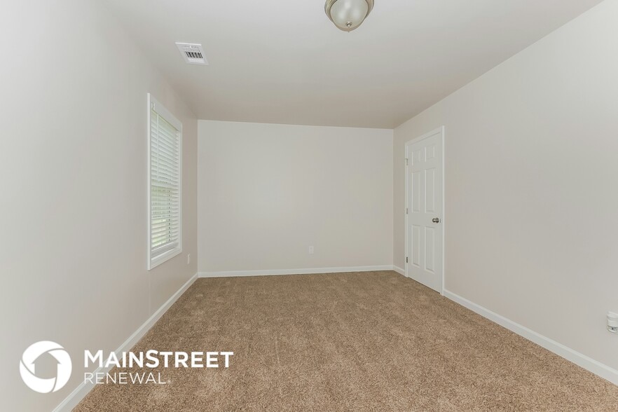 Building Photo - 135 Tara Way