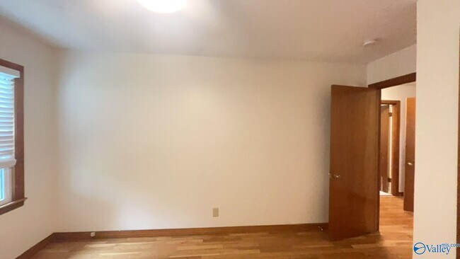 Building Photo - 1400 McClung Ave SE