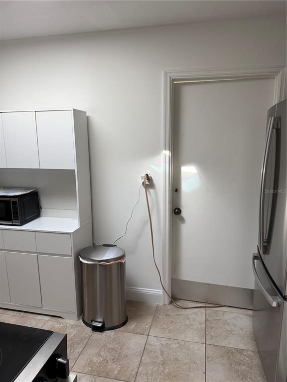 Building Photo - 3601 Saxon Dr