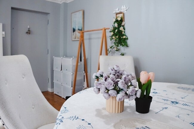 Building Photo - 8 Juniper St